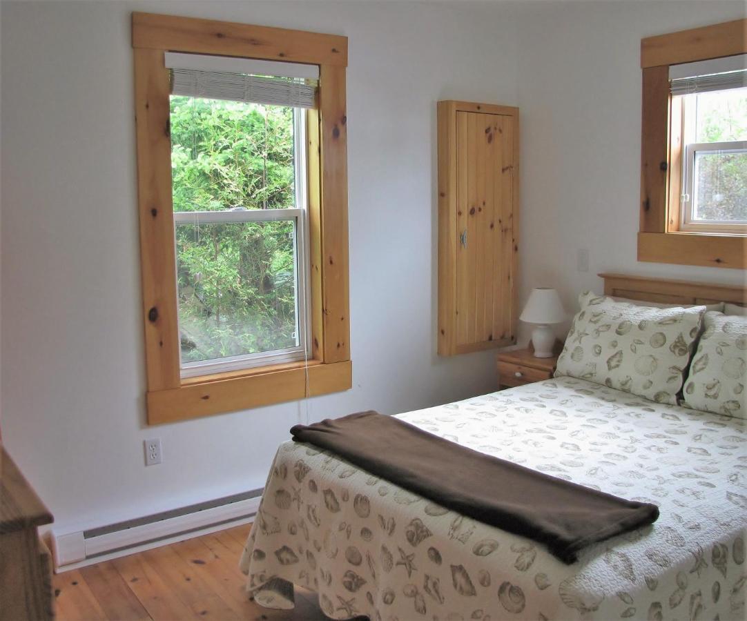 Larinda'S Landing Oceanfront Cottages Halifax Extérieur photo