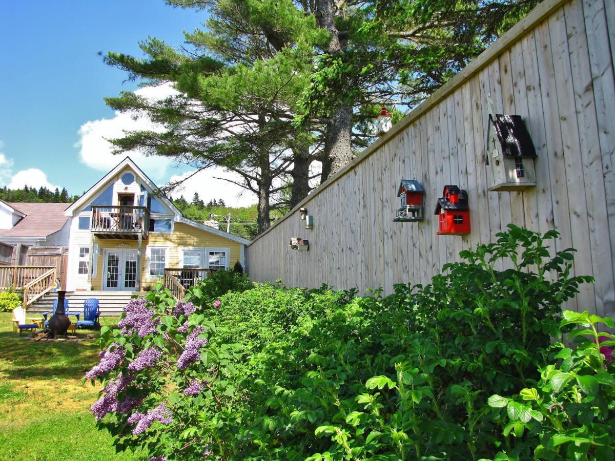 Larinda'S Landing Oceanfront Cottages Halifax Extérieur photo