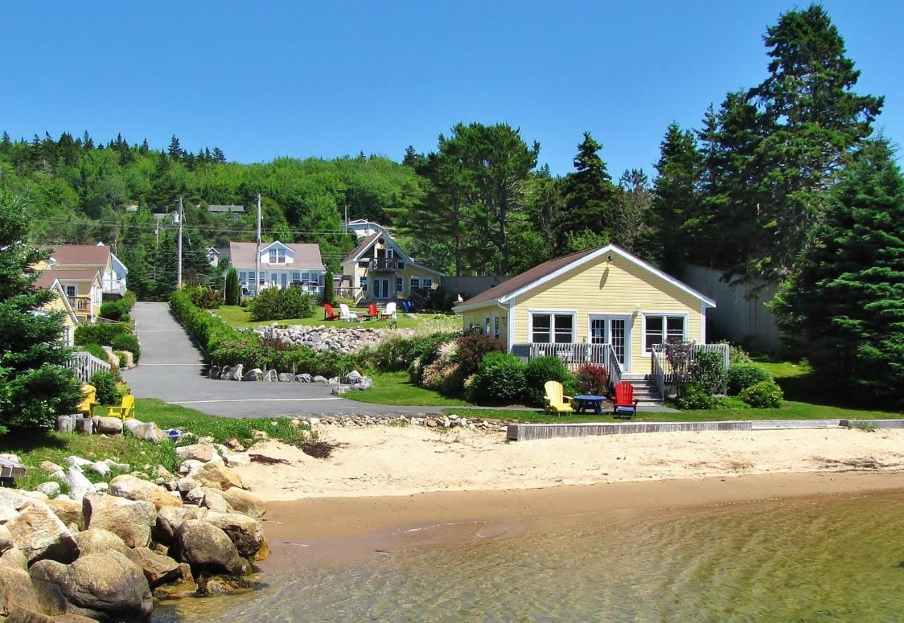 Larinda'S Landing Oceanfront Cottages Halifax Extérieur photo