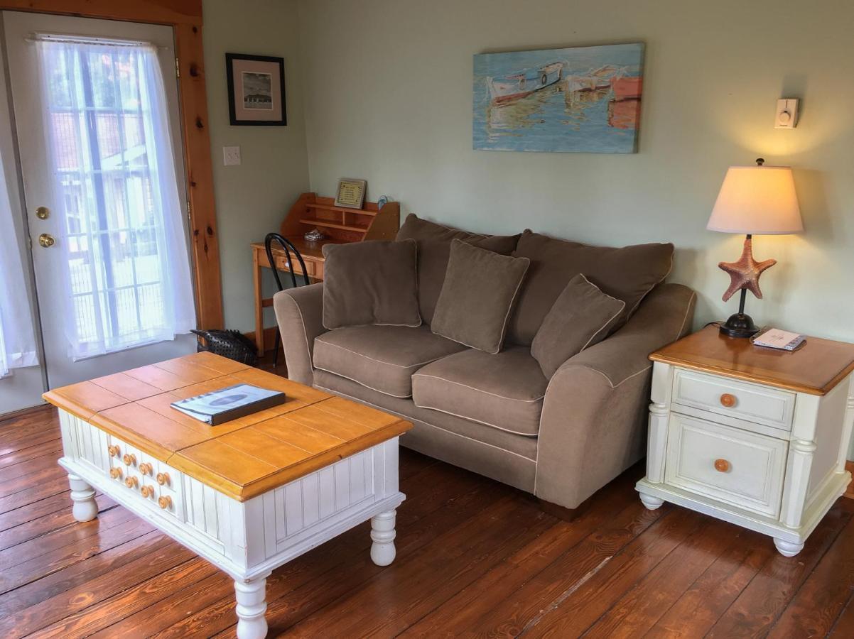 Larinda'S Landing Oceanfront Cottages Halifax Extérieur photo
