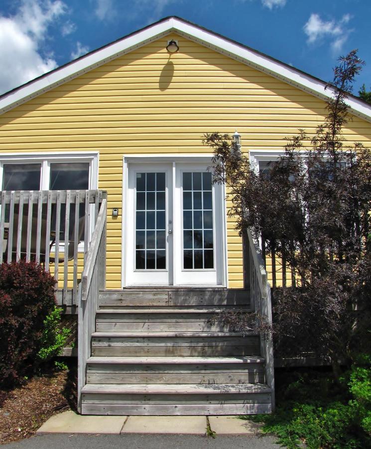 Larinda'S Landing Oceanfront Cottages Halifax Extérieur photo