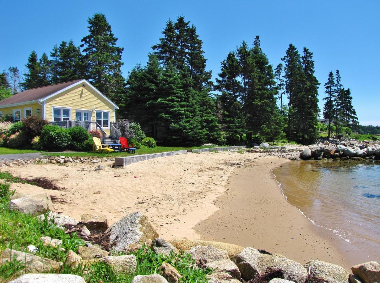Larinda'S Landing Oceanfront Cottages Halifax Extérieur photo
