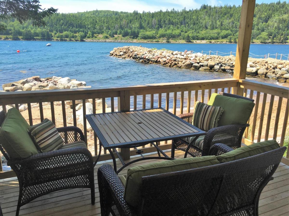 Larinda'S Landing Oceanfront Cottages Halifax Extérieur photo
